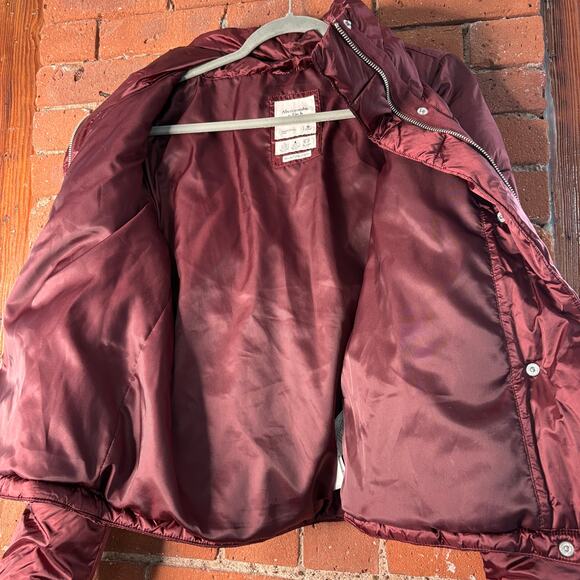 Abercrombie & Fitch A&F Satin Mini Puffer Jacket Sz M Burgundy Red Coat - Picture 13 of 13